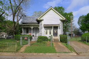 301 N Perry, Palestine, TX  75801 - Hosue for sale