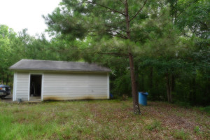 Country Cabin For Sale in Neches, TX
