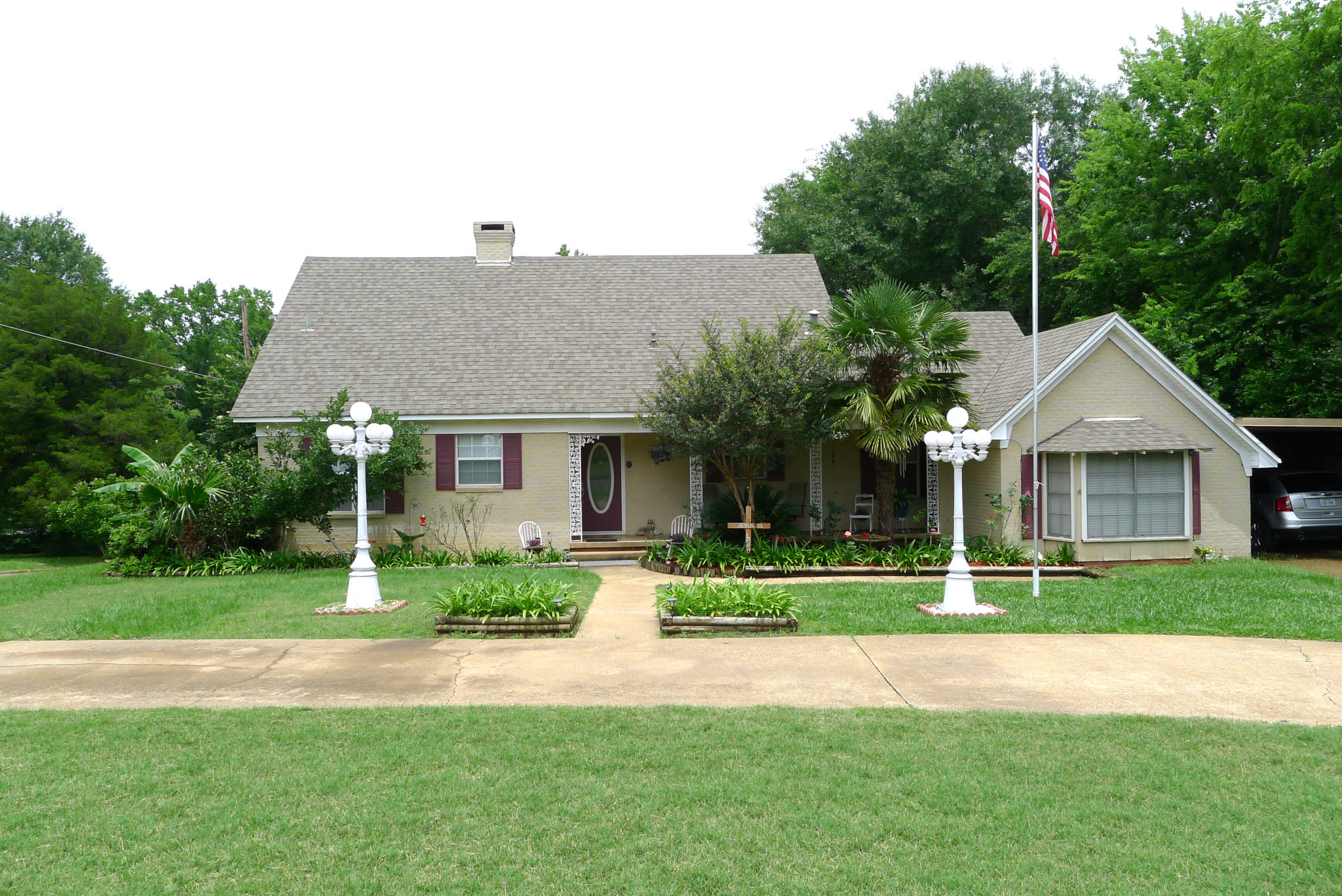 1201 E Brazos Street, Palestine, TX 75801-House for Sale