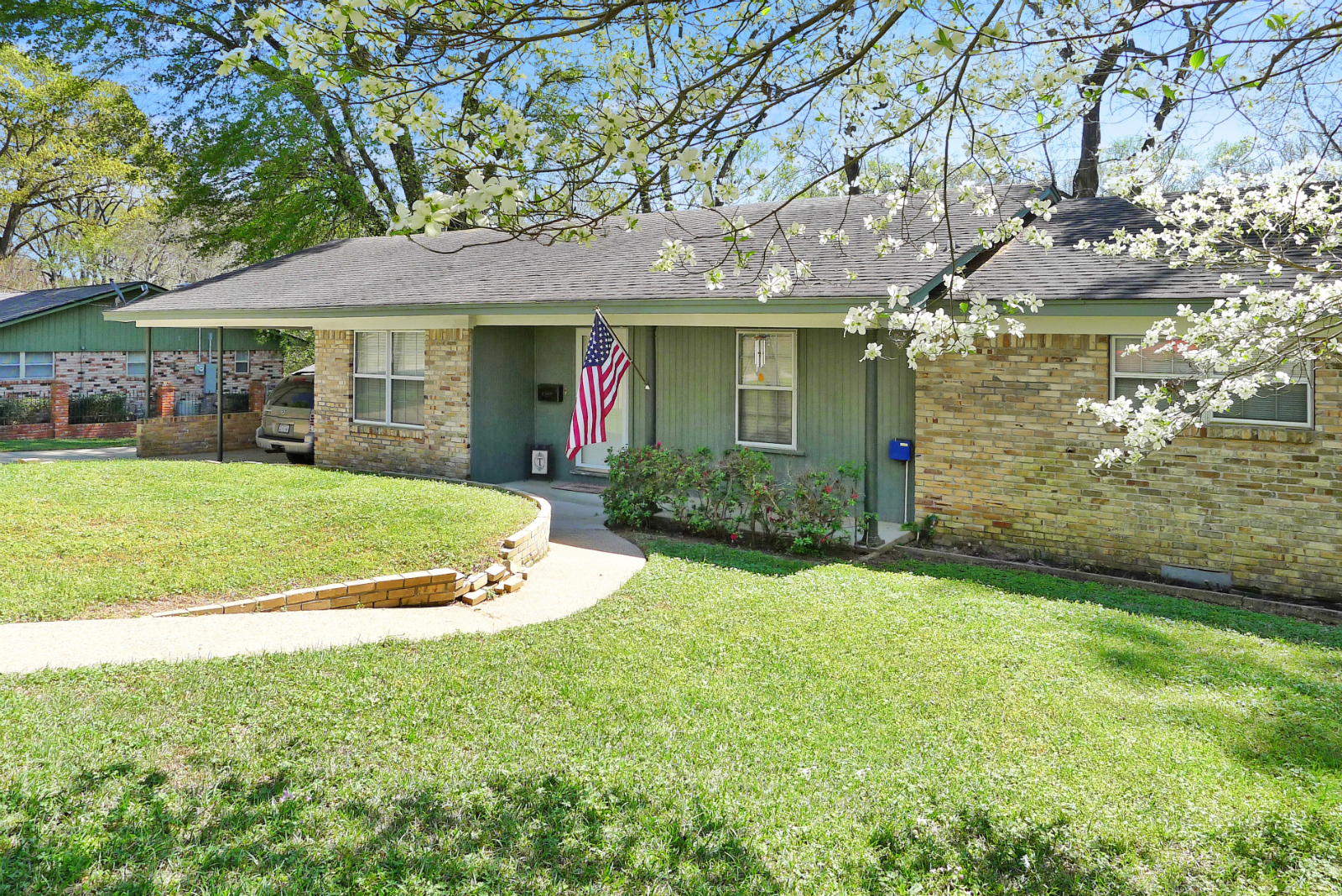 1216 E. Neches, Palestine, TX 75801-House for Sale